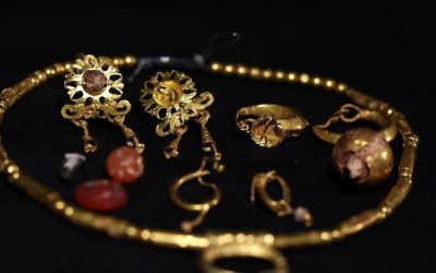 Gerusalemme, esposti per la prima volta gioielli d’oro di 1.800 anni fa