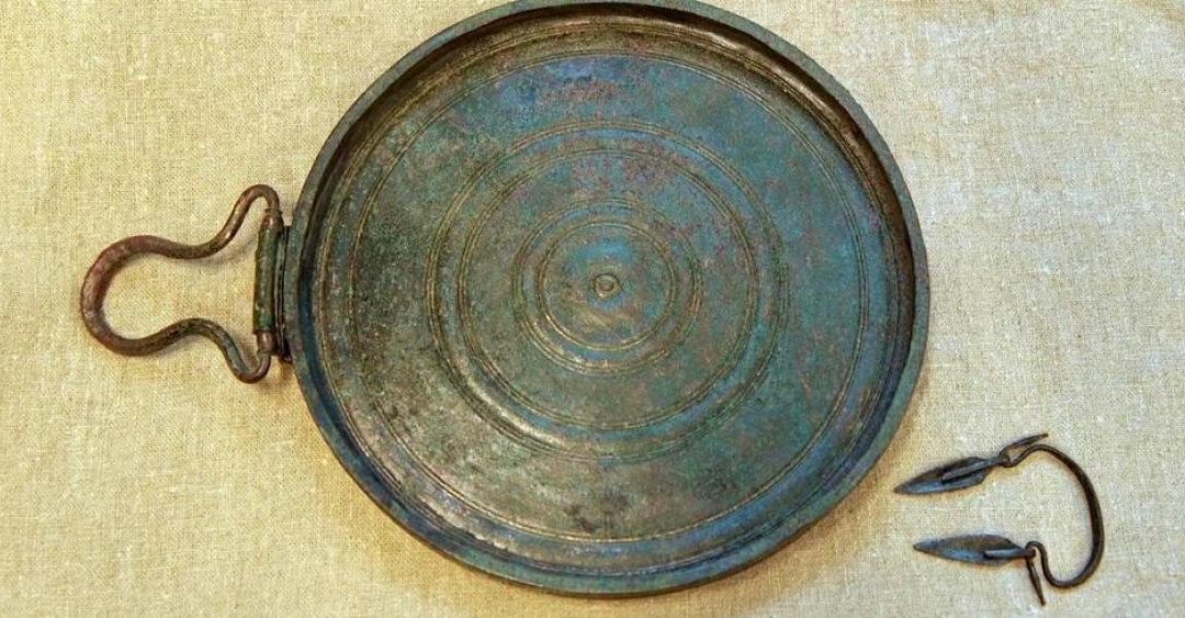 Ritrovato in Israele uno specchio ellenistico in bronzo